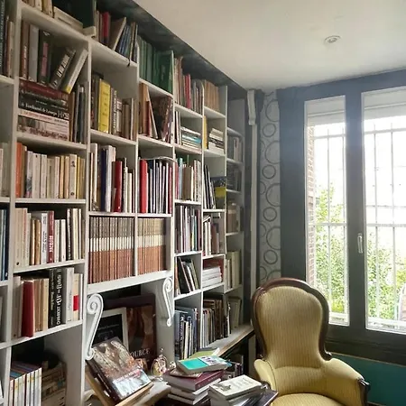 לינה וארוחת בוקר La Bonne Maison 3 3*