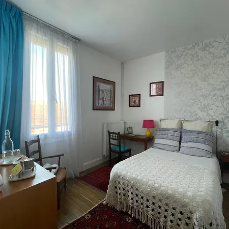 La Bonne Maison 3 לינה וארוחת בוקר