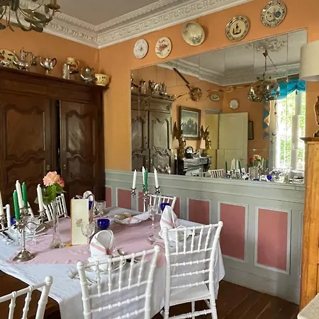 La Bonne Maison 3 3* טרואה